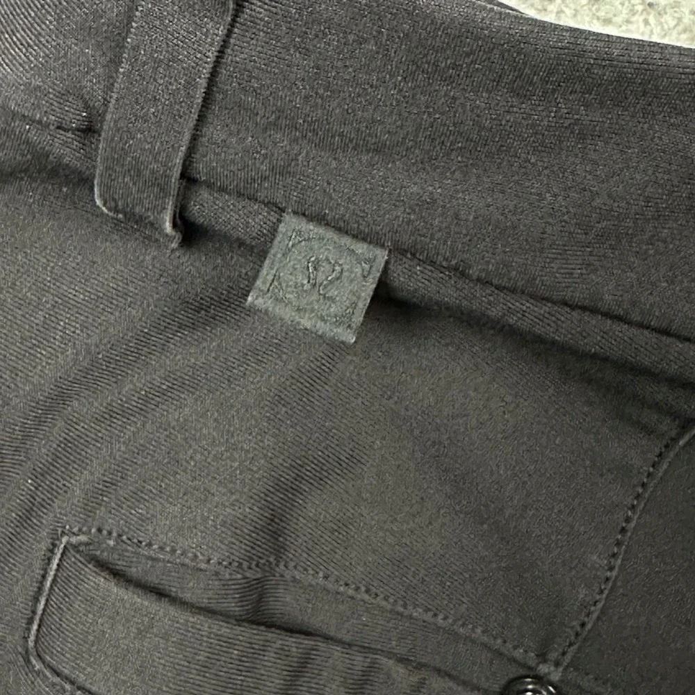 Lululemon Commission Pant Slim Warpstreme Mens 34x31 Black Stretch Travel Chino - Picture 6 of 11